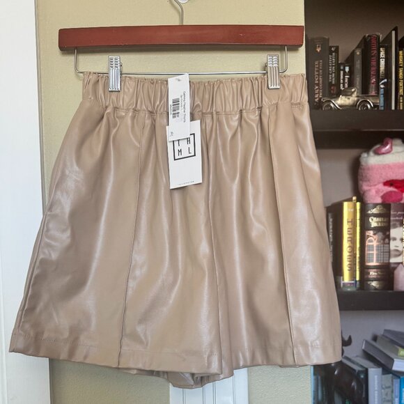 THML Faux Leather Shorts - SeveraL Sizes - Picture 1 of 9